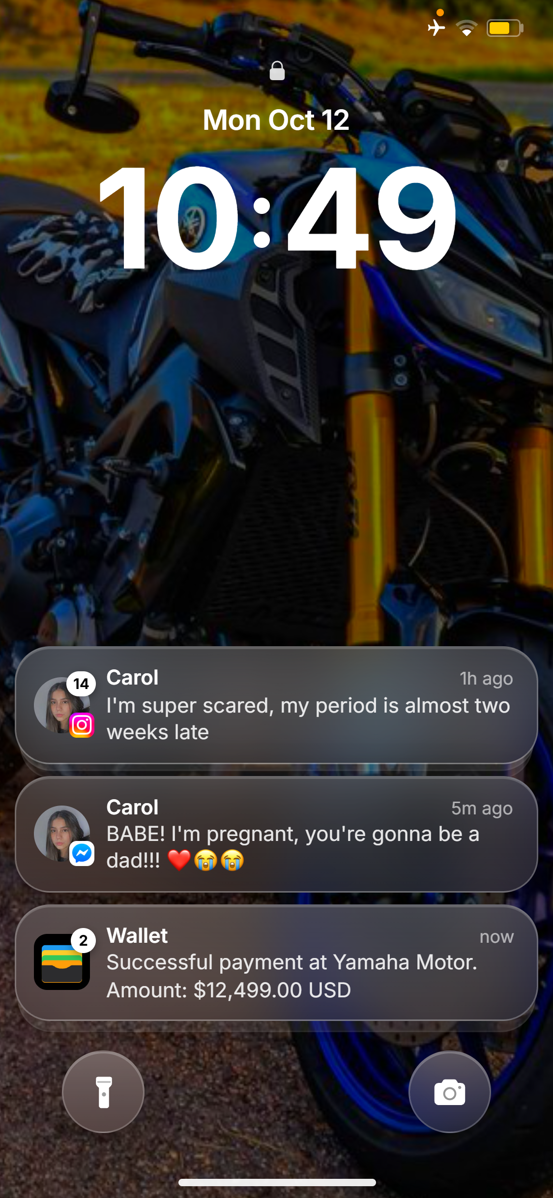 Example of a lock screen with fake notifications made with NamiChats