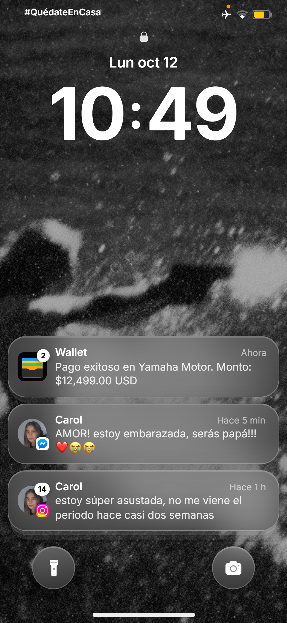 Ejemplo de pantalla de bloqueo con notificaciones falsas hecha con NamiChats